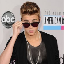 Justin Bieber - Red Carpet Interview - AMA 2012