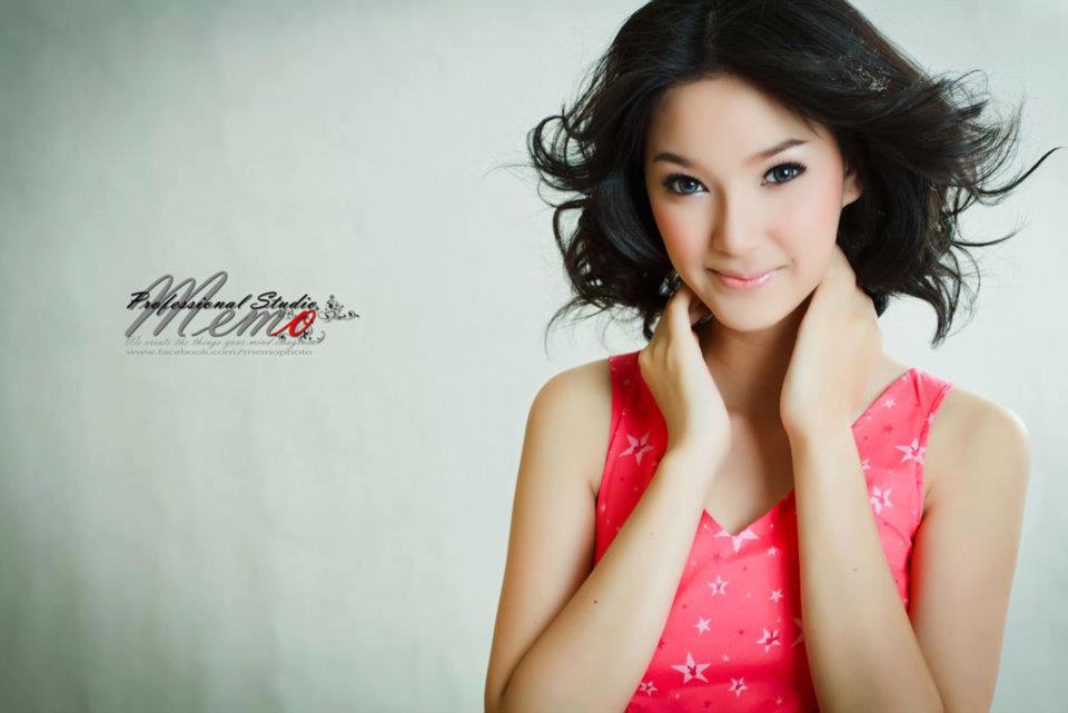 ฟ้า-พิรุณรัตน์ นางเอกใหม่ป้ายแดง จาก จอ 7 สี