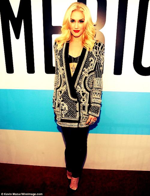 Gwen Stefani - Red Carpet Interview - AMA 2012