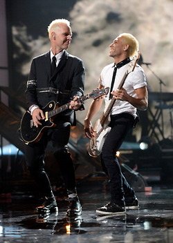 Gwen Stefani - Red Carpet Interview - AMA 2012