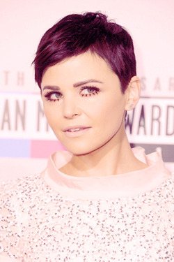 Ginnifer Goodwin - Red Carpet Interview - AMA 2012