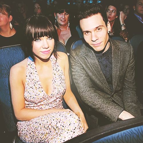 Carly Rae Jepsen  - Red Carpet Interview - AMA 2012