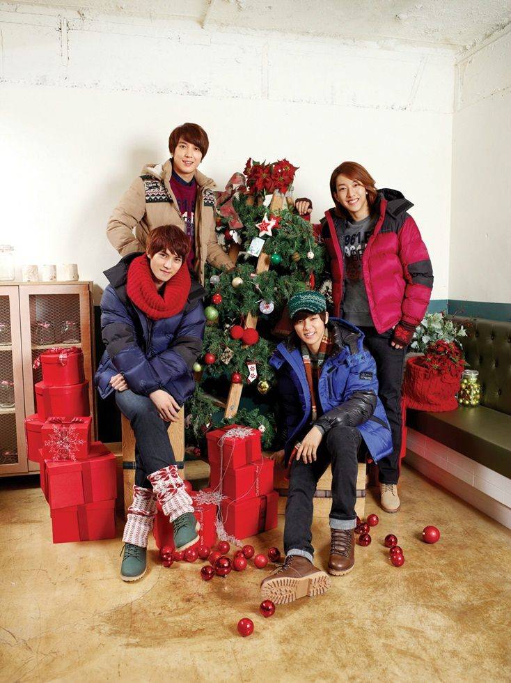 CNBLUE & Moon Chae Won @ Bang Bang Winter 2012