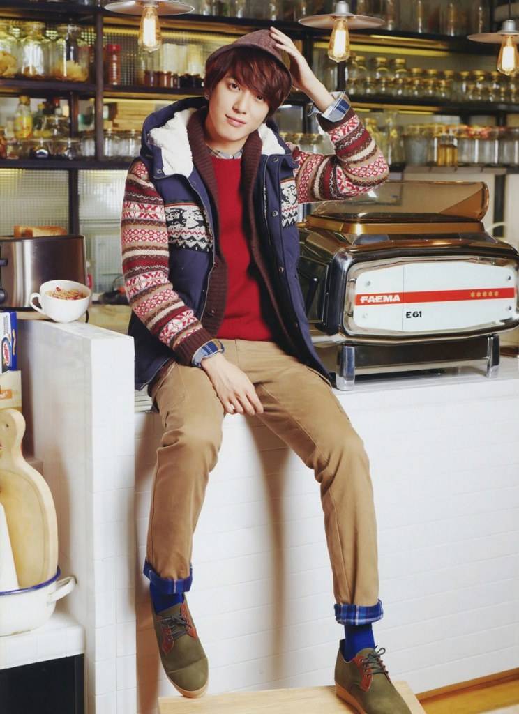 CNBLUE & Moon Chae Won @ Bang Bang Winter 2012