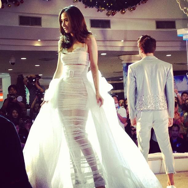 "อั้ม"นำทีมเปิดงานThe Magic of Beautiful Skin Winter 2012!!