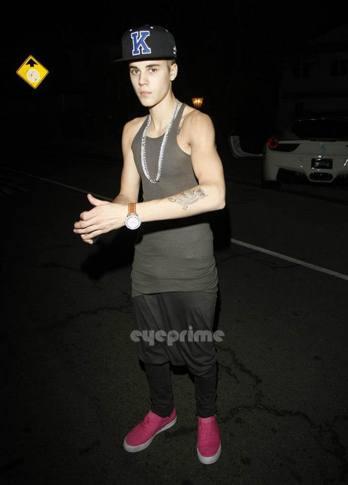 Justin and Selena at Yamato & selena's house =]