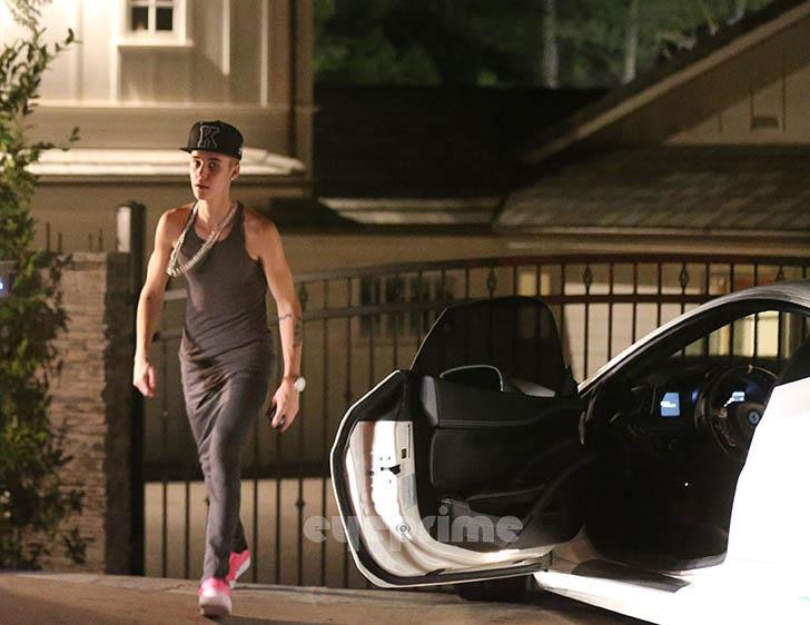 Justin and Selena at Yamato & selena's house =]