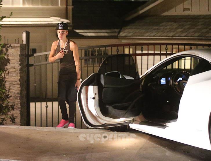 Justin and Selena at Yamato & selena's house =]