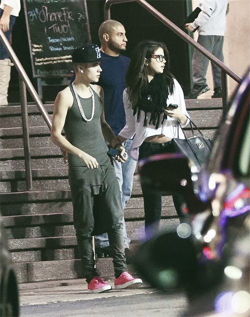Justin and Selena at Yamato & selena's house =]