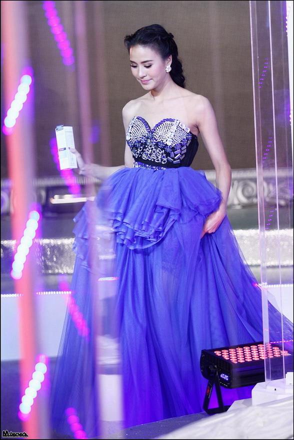 อั้ม พลอย บี คริส มาร์กี้ คิมเบอร์ลี่ วุ้นเส้น รถเมล์ @ The Magic of beautiful skin winter