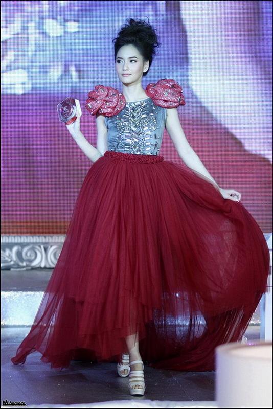 อั้ม พลอย บี คริส มาร์กี้ คิมเบอร์ลี่ วุ้นเส้น รถเมล์ @ The Magic of beautiful skin winter