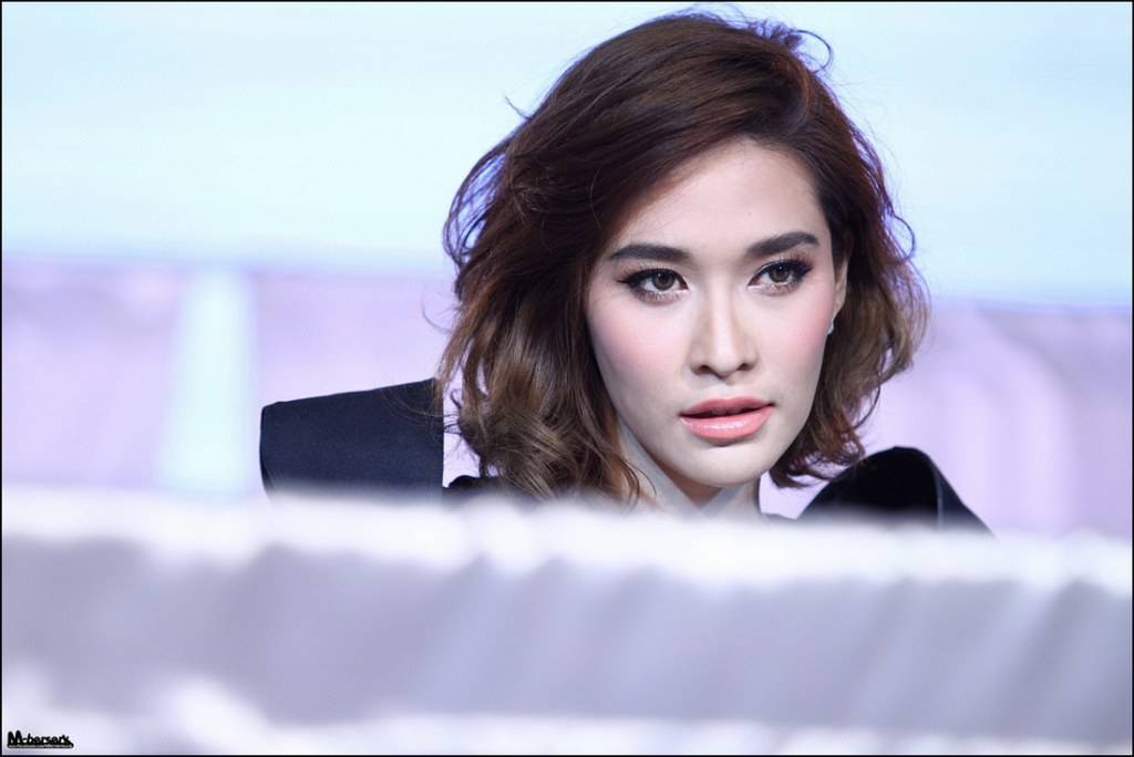 อั้ม พลอย บี คริส มาร์กี้ คิมเบอร์ลี่ วุ้นเส้น รถเมล์ @ The Magic of beautiful skin winter