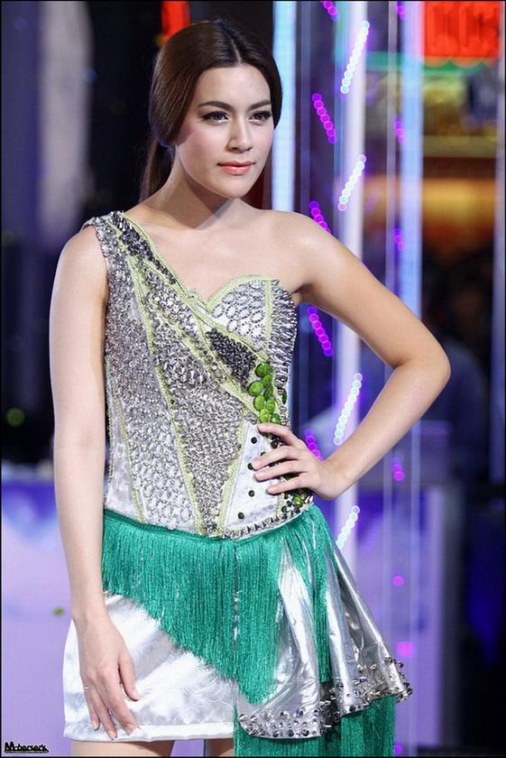 อั้ม พลอย บี คริส มาร์กี้ คิมเบอร์ลี่ วุ้นเส้น รถเมล์ @ The Magic of beautiful skin winter