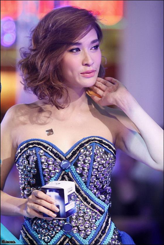 อั้ม พลอย บี คริส มาร์กี้ คิมเบอร์ลี่ วุ้นเส้น รถเมล์ @ The Magic of beautiful skin winter