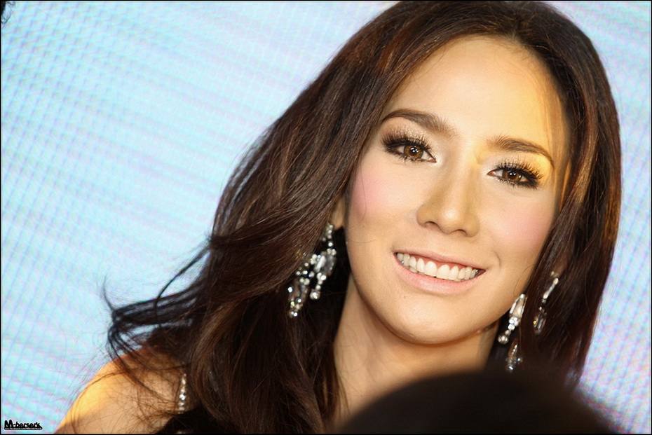 อั้ม พลอย บี คริส มาร์กี้ คิมเบอร์ลี่ วุ้นเส้น รถเมล์ @ The Magic of beautiful skin winter