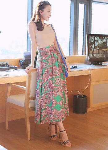 แฟชั่น คอลเลคชั่น กระโปรงยาว เก๋ ๆ