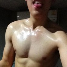 ต่อ แรงเงาอวดซิกแพคอะเกน