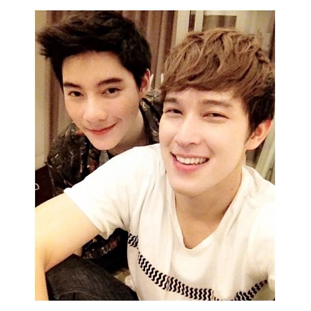 โบ๊ท นิวเยียร์ สองหนุ่ม ที่ทำเอาสาวๆ ตาร้อนกันทั่วบ้านทั่วเมือง