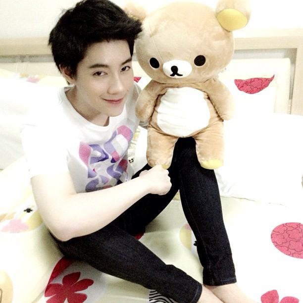 โบ๊ท นิวเยียร์ สองหนุ่ม ที่ทำเอาสาวๆ ตาร้อนกันทั่วบ้านทั่วเมือง