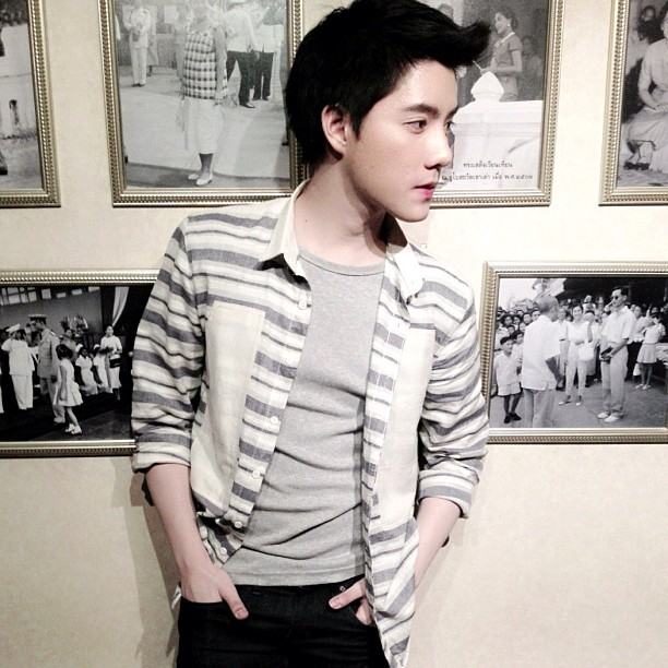 โบ๊ท นิวเยียร์ สองหนุ่ม ที่ทำเอาสาวๆ ตาร้อนกันทั่วบ้านทั่วเมือง