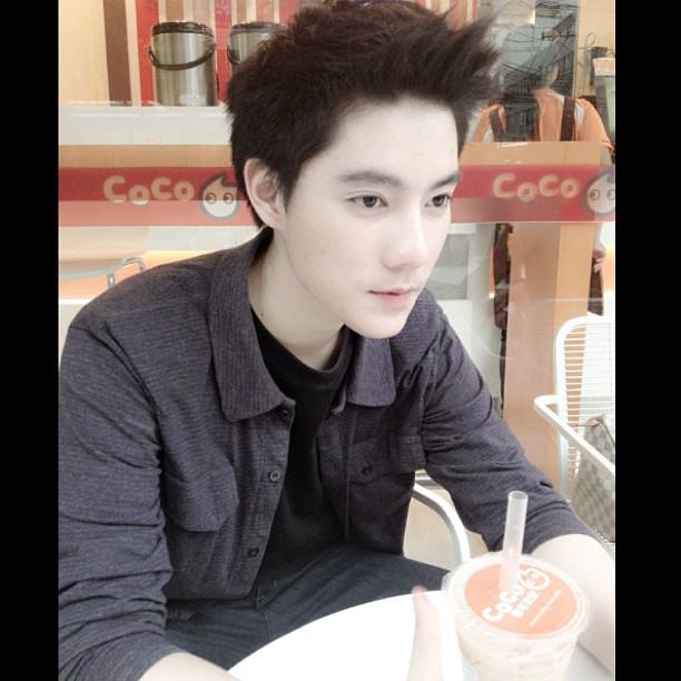 โบ๊ท นิวเยียร์ สองหนุ่ม ที่ทำเอาสาวๆ ตาร้อนกันทั่วบ้านทั่วเมือง