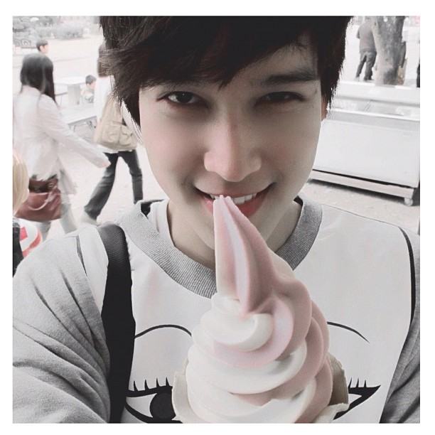 โบ๊ท นิวเยียร์ สองหนุ่ม ที่ทำเอาสาวๆ ตาร้อนกันทั่วบ้านทั่วเมือง