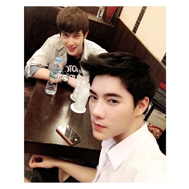 โบ๊ท นิวเยียร์ สองหนุ่ม ที่ทำเอาสาวๆ ตาร้อนกันทั่วบ้านทั่วเมือง