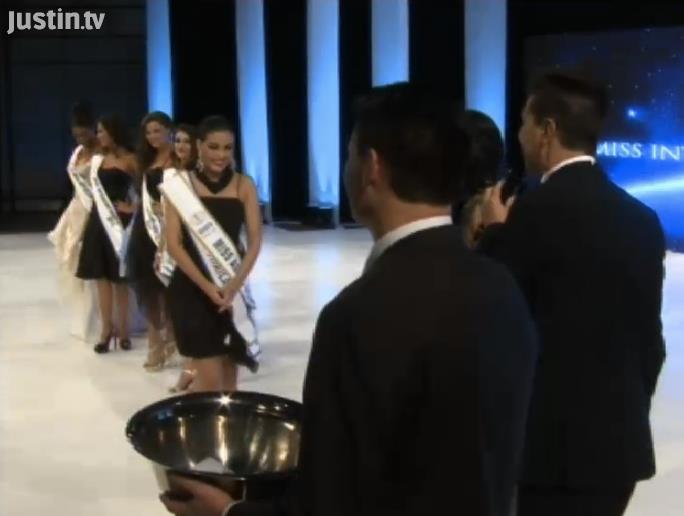 สาวไทยคว้ารองอันดับ 4 miss intercontinental 2012