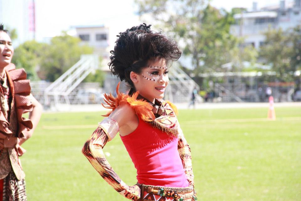 ลีดสีแดง ร.ร.นารีนุกูล อุบลฯ กีฬาสี 2555