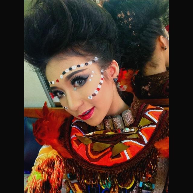 ลีดสีแดง ร.ร.นารีนุกูล อุบลฯ กีฬาสี 2555