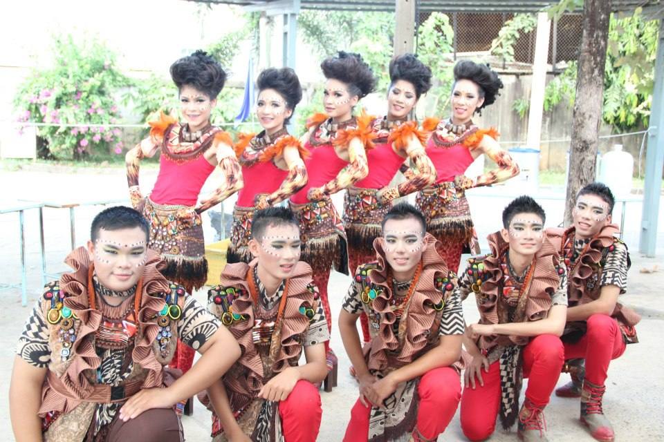 ลีดสีแดง ร.ร.นารีนุกูล อุบลฯ กีฬาสี 2555