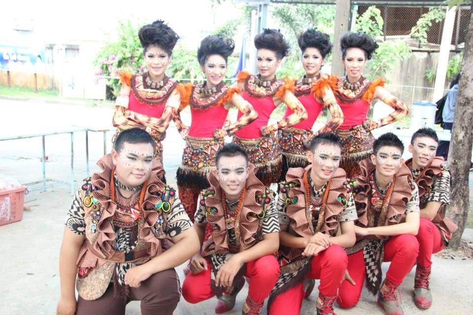 ลีดสีแดง ร.ร.นารีนุกูล อุบลฯ กีฬาสี 2555