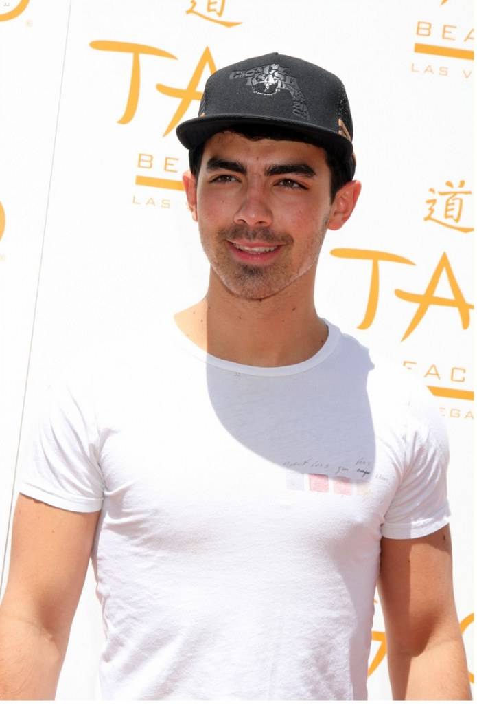 Joe-Jonas แซ่บๆ