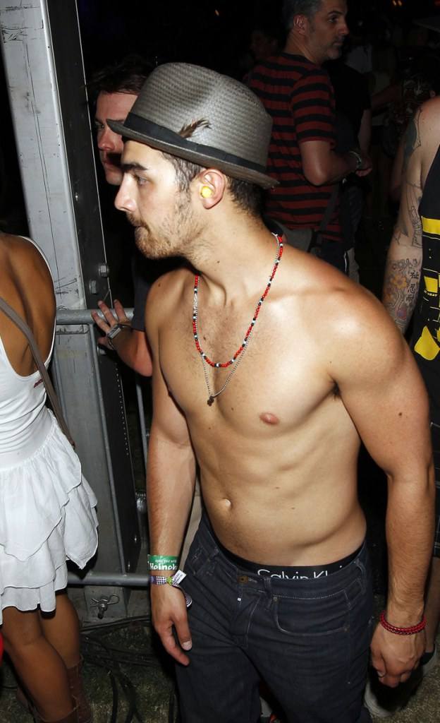 Joe-Jonas แซ่บๆ