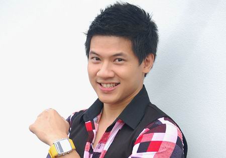 อยากได้รูปของ บอส เดชบดินทร์ ฉายทองดี ที่เล่น เฮง เฮง เฮง จังคับ