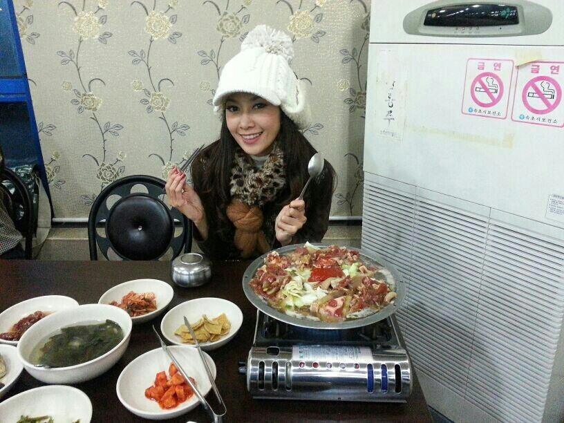 ยุ้ย จีรนันท์พักผ่อนเกาหลีกับหวานใจ และกลุ่มเพื่อนนับ10น่ารักอ่ะ