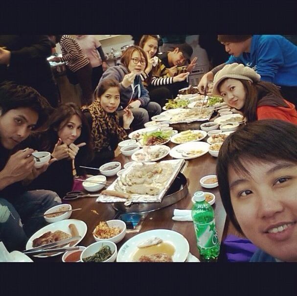 ยุ้ย จีรนันท์พักผ่อนเกาหลีกับหวานใจ และกลุ่มเพื่อนนับ10น่ารักอ่ะ