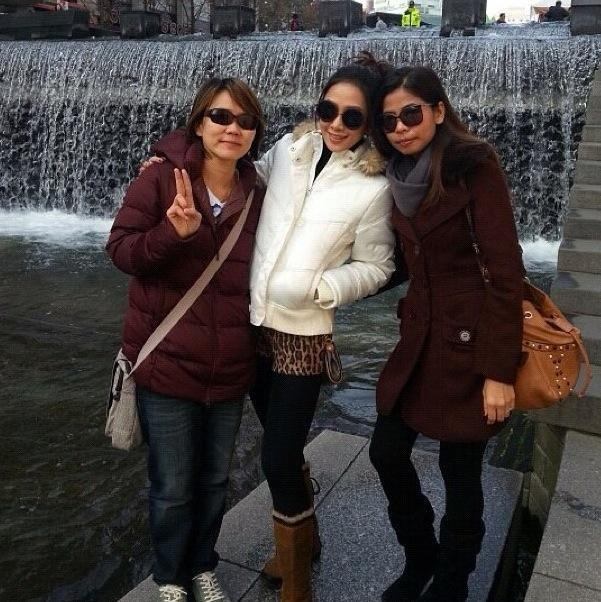 ยุ้ย จีรนันท์พักผ่อนเกาหลีกับหวานใจ และกลุ่มเพื่อนนับ10น่ารักอ่ะ