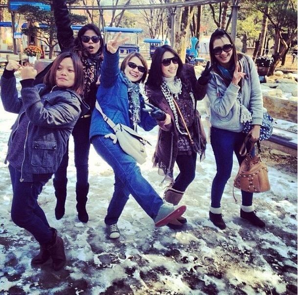 ยุ้ย จีรนันท์พักผ่อนเกาหลีกับหวานใจ และกลุ่มเพื่อนนับ10น่ารักอ่ะ