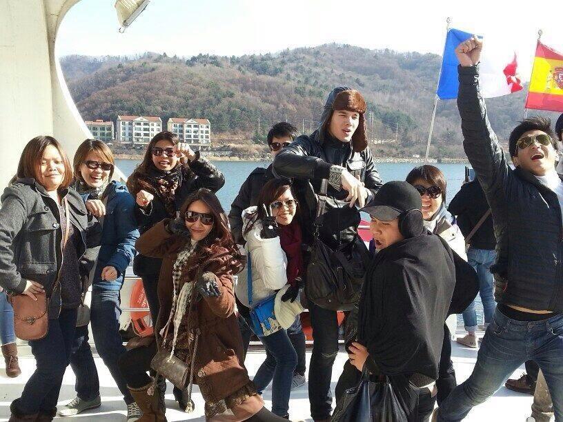 ยุ้ย จีรนันท์พักผ่อนเกาหลีกับหวานใจ และกลุ่มเพื่อนนับ10น่ารักอ่ะ