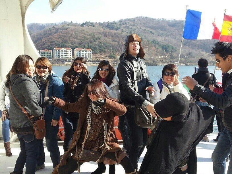 ยุ้ย จีรนันท์พักผ่อนเกาหลีกับหวานใจ และกลุ่มเพื่อนนับ10น่ารักอ่ะ