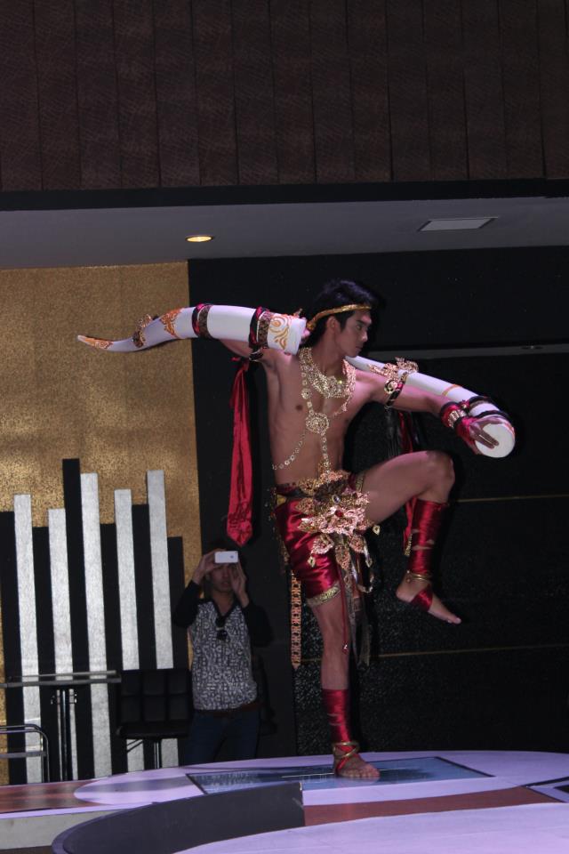 ร่วมส่งกำลังใจให้หนุ่มไทย ในการประกวด Mister International 2012