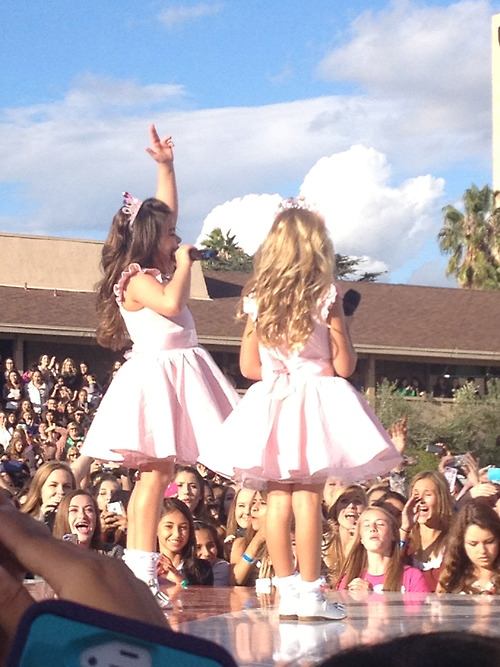 Sophia Grace and Rosie สาวน้อยเสียงใส นักร้องเพลง Rap รุ่นจิ๋ว