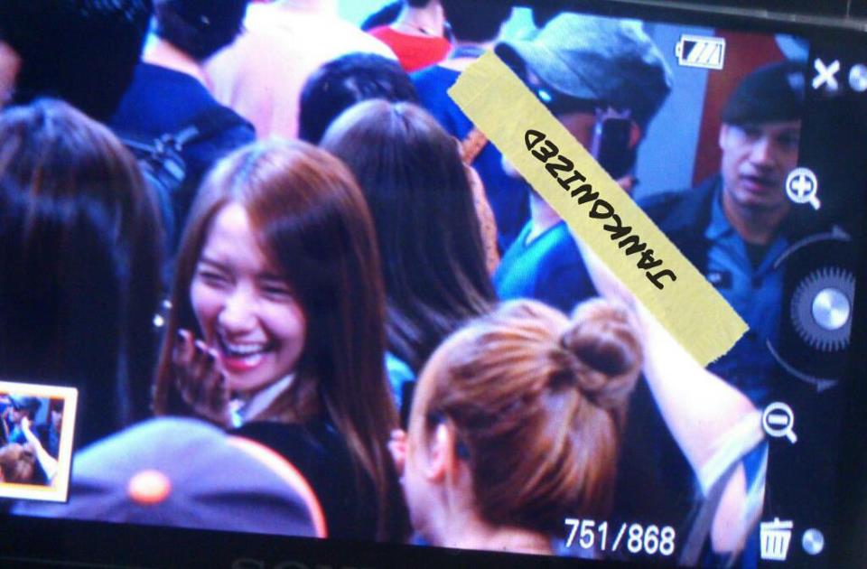 snsd มาแล้ว @ ที่สนามบินสุวรรณภูมิ  แต่งตัวเริ่ดมาก สมกับ เป็น I dol asian