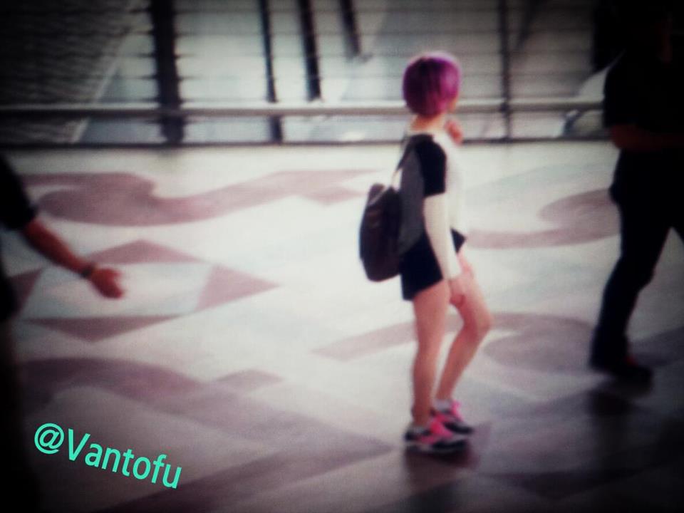 snsd มาแล้ว @ ที่สนามบินสุวรรณภูมิ  แต่งตัวเริ่ดมาก สมกับ เป็น I dol asian