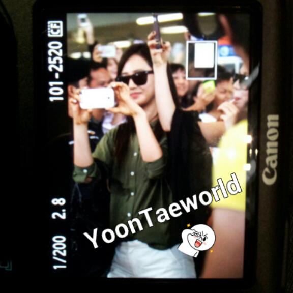snsd มาแล้ว @ ที่สนามบินสุวรรณภูมิ  แต่งตัวเริ่ดมาก สมกับ เป็น I dol asian