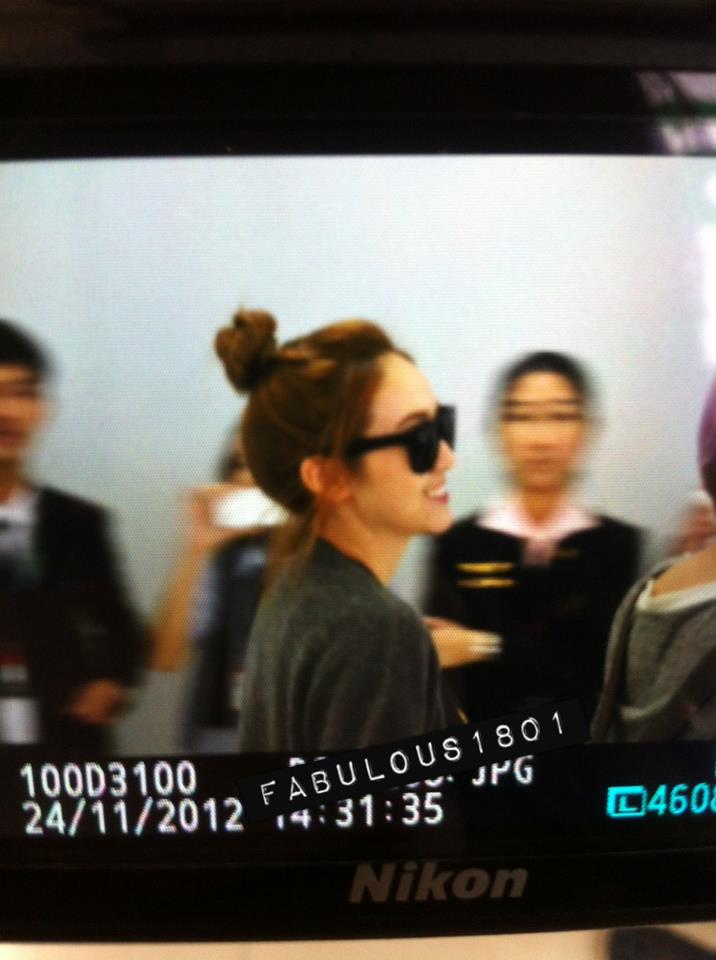 snsd มาแล้ว @ ที่สนามบินสุวรรณภูมิ  แต่งตัวเริ่ดมาก สมกับ เป็น I dol asian