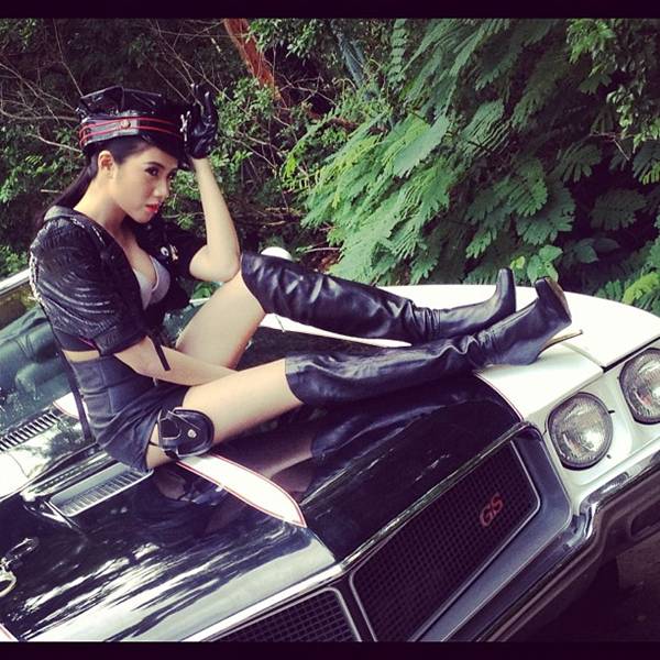 ใบเตย อาร์สยาม  ในเอ็มวี  เช็ดแล้วทิ้ง    ถ่ายที่ ABAC ยกเชต มีรูปไข่ด้วย wow