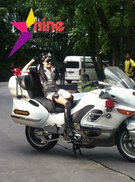 ใบเตย อาร์สยาม  ในเอ็มวี  เช็ดแล้วทิ้ง    ถ่ายที่ ABAC ยกเชต มีรูปไข่ด้วย wow