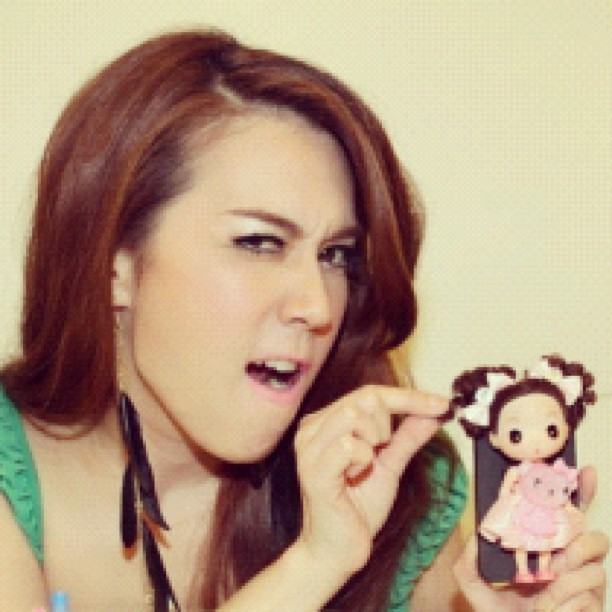 "เมย์ เฟื่องอารมย์"